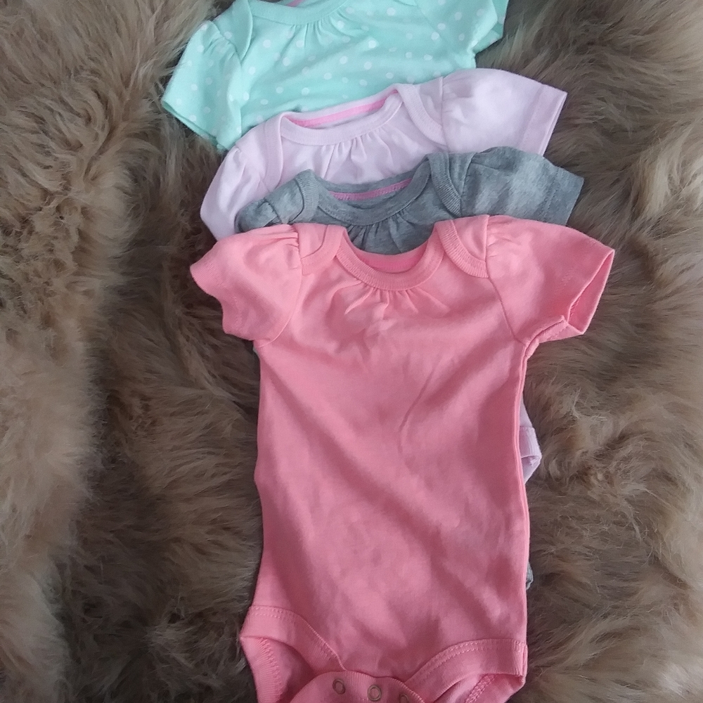 NWOT "Cloud Island" 4 pc. Newborn onsie